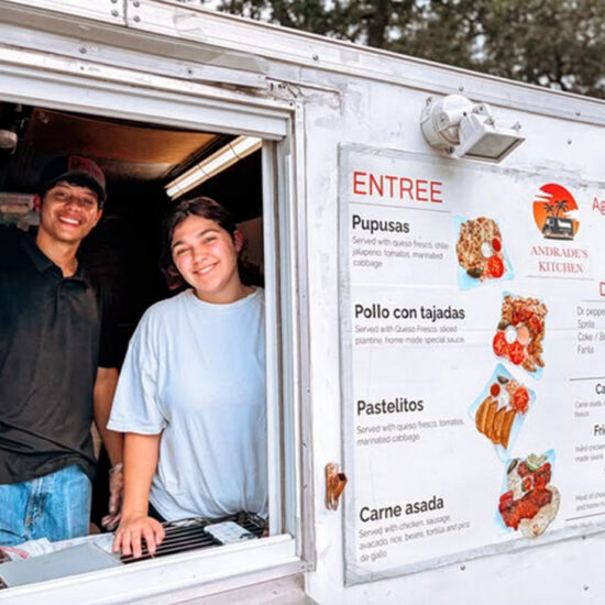 andredes food truck is here.